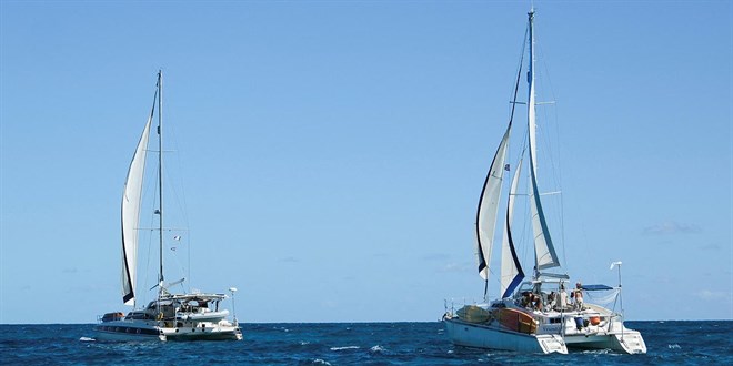 K�ba'ya insani yard�m g�t�ren iki sivil tekne kayboldu