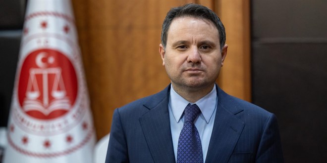 Bakan G�rlek: Hukuk g�venli�inin sa�lanmas� i�in g�ncel sorunlar� sahadan al�yoruz