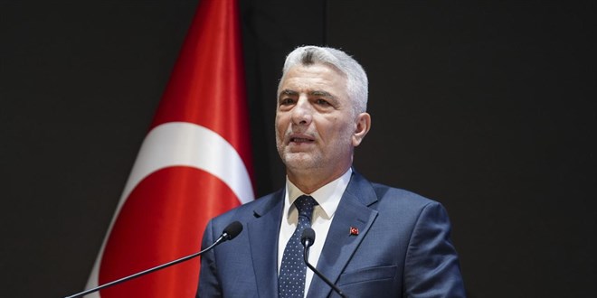 Bakan Bolat'tan DT� Bakanlar Konferans�'nda yo�un diplomasi trafi�i