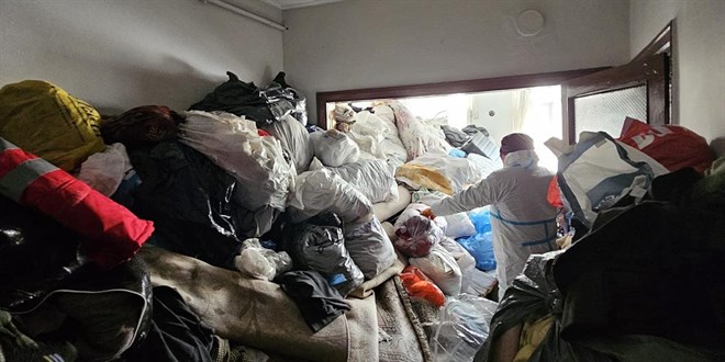 Bursa'da ��p ev temizli�i: 4 kamyon tahliye edildi - Son Dakika Haber