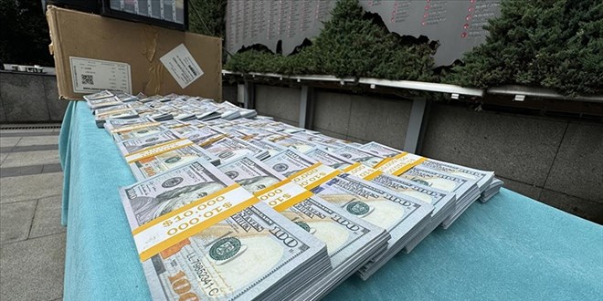 Jandarmadan sahte dolar bask�n�: �rd�n uyruklu 2 �ah�s g�zalt�na al�nd� - Son Dakika Haber