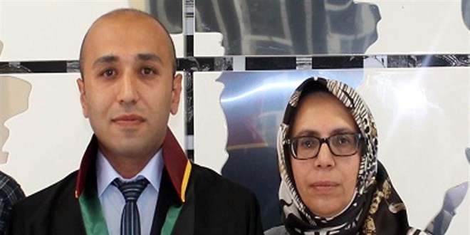 Annesini d�verek �ld�ren avukata a��rla�t�r�lm�� m�ebbet