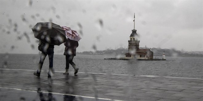 �stanbul'da ya���l� hava etkili oluyor