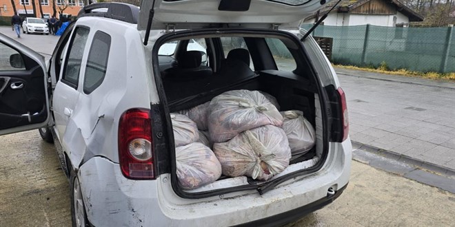 306 kilogram ka�ak at eti ele ge�irilmi�ti: 3 ��pheli tutukland� - Son Dakika Haber