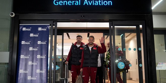 D�nya Kupas� biletini alan Milliler yurda d�nd�