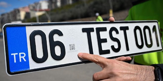 APP plakaya 140 Bin TL ceza ve 30 g�n trafikten men! - Son Dakika Haber