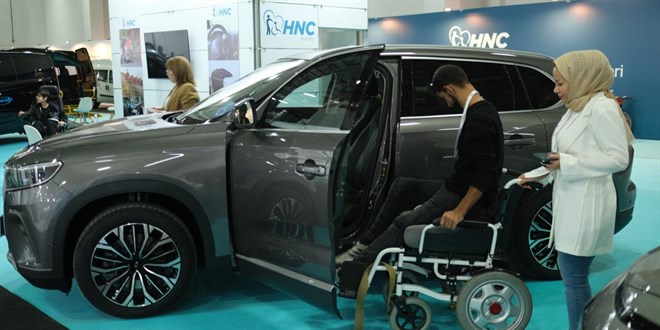 Bakan G�kta�, ortopedik engelli vatanda�lar�n �TV muafiyetli ara� al�m�n�n hay�rl� olmas�n� diledi - Son Dakika Haber