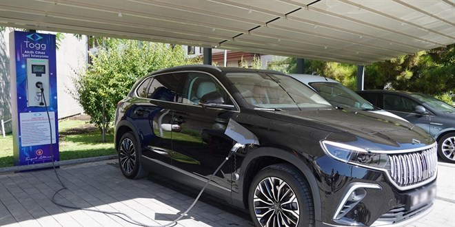 Otomotiv pazar� daral�rken elektrikli otomobil sat��lar� artt� - Son Dakika Haber