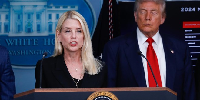 Trump, Adalet Bakan� Pam Bondi'yi g�revden ald� - Son Dakika Haber
