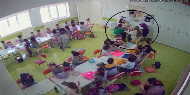 Kameradan g�rd�, ��retmenin hayat�n� kurtarmaya ko�tu