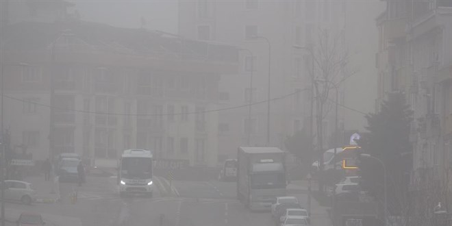 �stanbul'da yo�un sis etkili oldu: G�r�� mesafesi d��t�, s�r�c�ler zor anlar ya�ad� - Son Dakika Haber