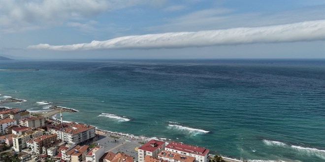 Karadeniz'de nadir do�a olay�: Rulo bulut g�r�ld� - Son Dakika Haber