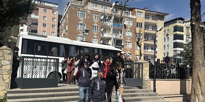 2,4 milyar liral�k bahis ve doland�r�c�l�k operasyonu - Son Dakika Haber