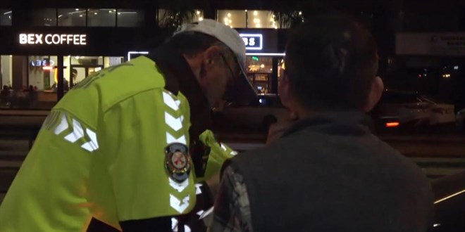 Antalya'da ehliyetine 2041'e kadar el konulan s�r�c�ye 350 bin lira ceza - Son Dakika Haber