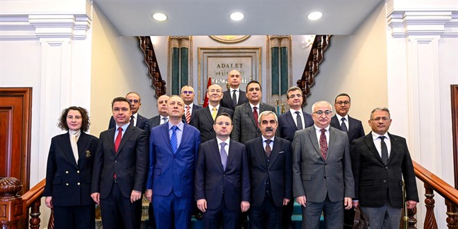 Bakan G�rlek'ten Yarg�da Birlik Derne�i'ne 'FET�' te�ekk�r�