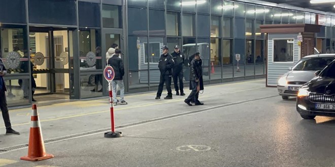 Kaymakam trafik kazas� ge�irdi: 1 �l�, 2 yaral� - Son Dakika Haber