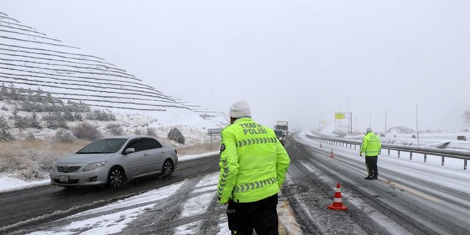 Nisanda k�� geri geldi: �ki ili birbirine ba�layan yol ula��ma kapand� - Son Dakika Haber