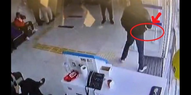 Banka �ubesinde sat�rla gasp giri�imi: Maskeli ��pheli yakaland�