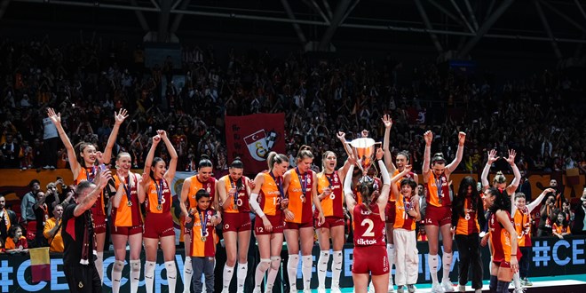 Galatasaray, �� farkl� bran�ta Avrupa'da kupa kazanan ilk tak�m