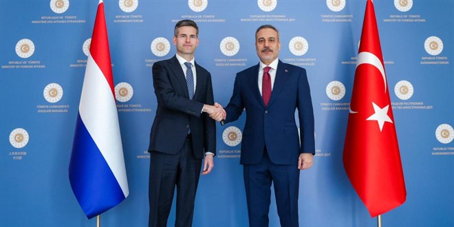 Bakan Fidan, Hollandal� mevkida�� Berendsen ile bir araya geldi