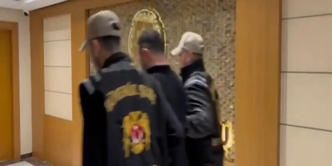 Polislere y�nelik alayc� ifade kullanarak g�r�nt� �eken 1 ��pheli tutukland� - Son Dakika Haber