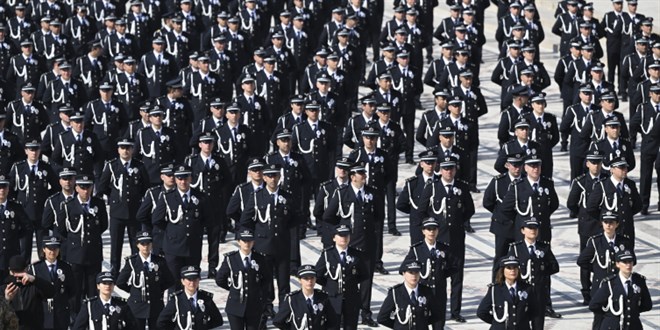 Emniyet te�kilat�ndan An�tkabir'e "181. y�l" ziyareti