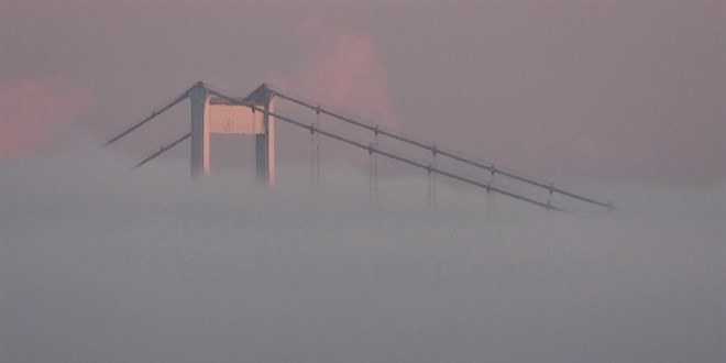 �stanbul Bo�az�'nda yo�un sis etkili oluyor