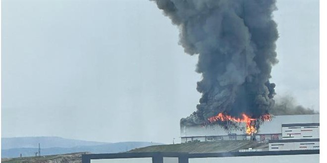 Ankara'da mobilya deposunda yang�n