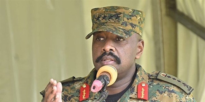 Uganda Genelkurmay Ba�kan� T�rkiye twitlerini sildi