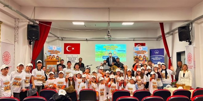 �ocuklar sadece dinlemedi, sanat�� oldu. 'T�rk� Yolu Projesi' start ald� - Son Dakika Haber