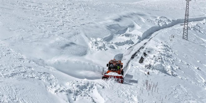 Nisan kar� Do�u'yu vurdu: 77 yerle�im yeri ula��ma kapal�