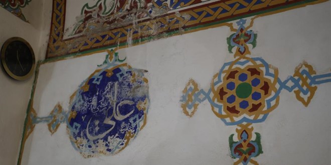 5 as�rl�k miras alarm veriyor: Ahi Evran Cami'nin s�va ve boyalar� d�k�l�yor - Son Dakika Haber