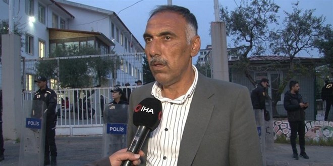 Mahalle muhtar� okul sald�r�s�n� anlatt�: ��retmen �ocuklar�n �zerine kapanm��t�