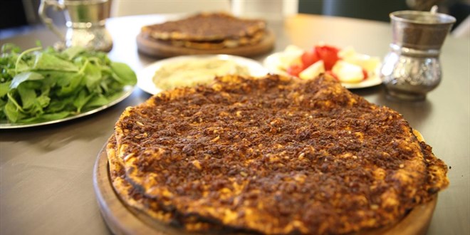 Lahmacun harc�nda kanatl� etine rastland�