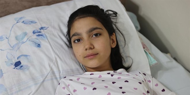 Fatma �kra, kaybetti�i ��retmeni ve arkada�lar�n�n ac�s�n� ya��yor - Son Dakika Haber