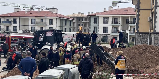 Manisa'da g���k alt�nda kalan i��i �ld� - Son Dakika Haber