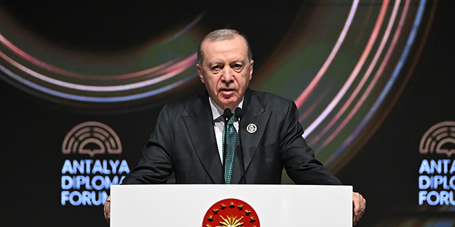 Erdo�an: Kuv�zdeki bebekleri koruyamayan bir sisteme g�venemeyiz