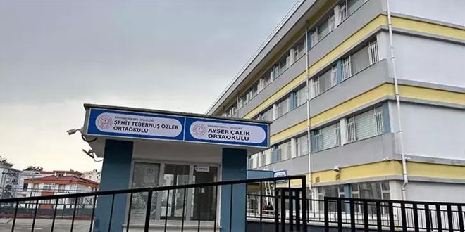 Ayser �al�k Ortaokulu'nun tabelas�, yeni binaya as�ld� - Son Dakika Haber