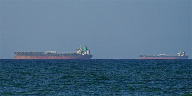 H�rm�z Bo�az� yeniden kapat�ld�