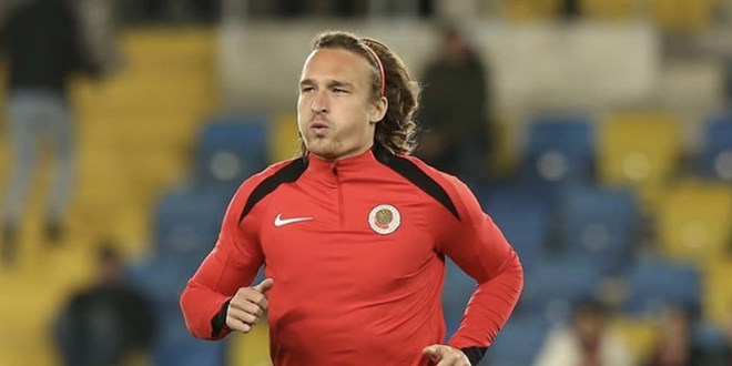 Gen�lerbirli�i cephesinde isyan: Soyunma odas�nda konu�mak yetmiyor