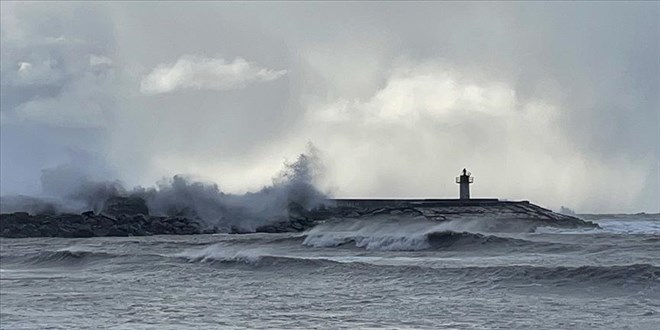 Meteoroloji b�lge b�lge uyard�: Ege'de f�rt�na, G�neydo�u'da sel riski