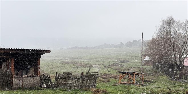Bolu'da nisan ay�nda kar s�rprizi