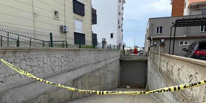 Yolu k�saltmak isterken  apartman bo�lu�una d��erek hayat�n� kaybetti - Son Dakika Haber