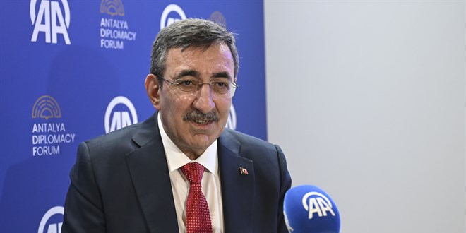 Cevdet Y�lmaz: 2026 T�rkiye i�in zirveler y�l� olacak