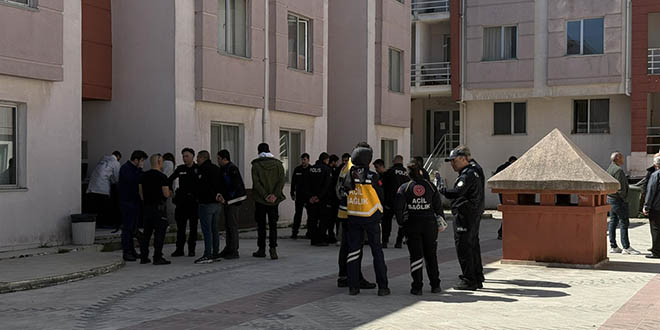 Te�men ba��ndan vurulmu� halde evinde �l� bulundu