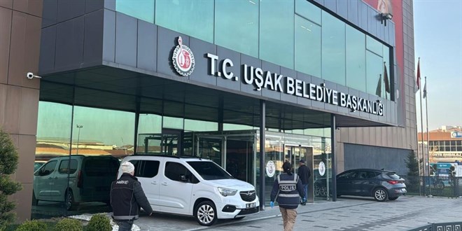 U�ak Belediyesi'ne 2. dalga operasyon: 25 g�zalt�