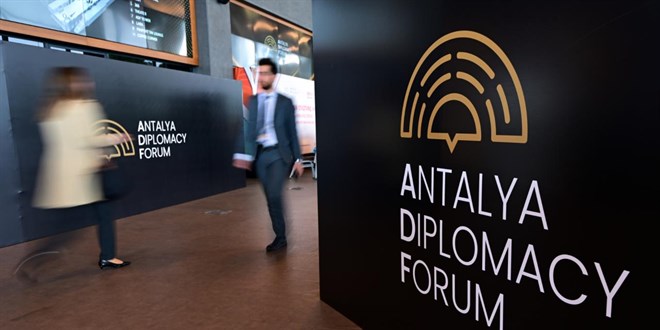 Gen�ler diplomasi deneyimi kazand�klar� ADF'den mutlu ayr�ld� - Son Dakika Haber