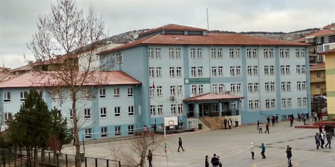 Okulda k�zlar tuvaletinde silah ve tehdit notu bulundu - Son Dakika Haber