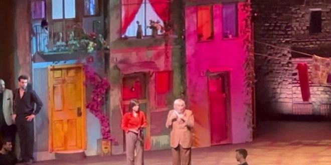 M�zikalde 'koltuk' gerginli�i: M�jdat Gezen hastaneye kald�r�ld� - Son Dakika Haber