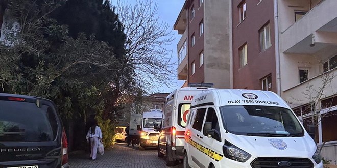 �sk�dar'da aile facias�: Anne ve babas�n� �ld�r�p intihar etti - Son Dakika Haber